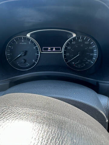 2017 Nissan Pathfinder SV