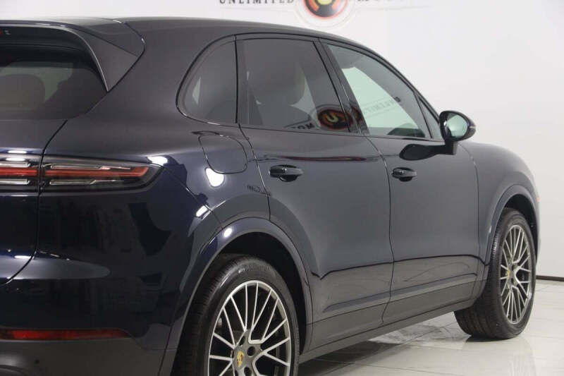 2022 Porsche Cayenne Platinum Edition