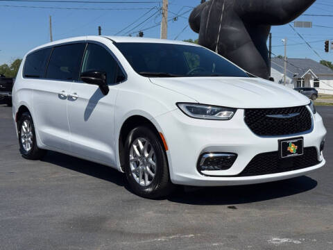 2025 Chrysler Pacifica Select
