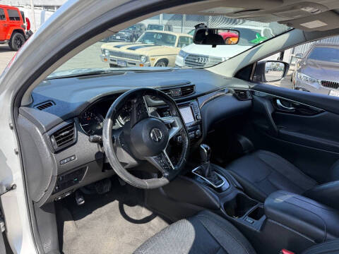 2017 Nissan Rogue Sport SL