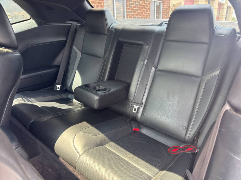 2018 Dodge Challenger SXT Plus