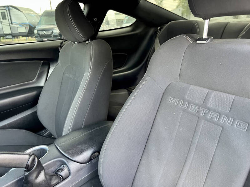 2022 Ford Mustang EcoBoost
