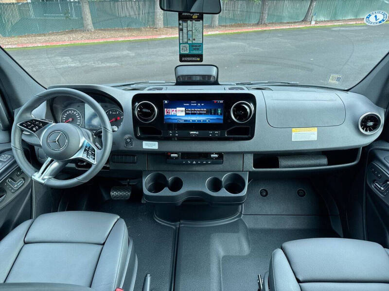 2025 Mercedes-Benz Sprinter