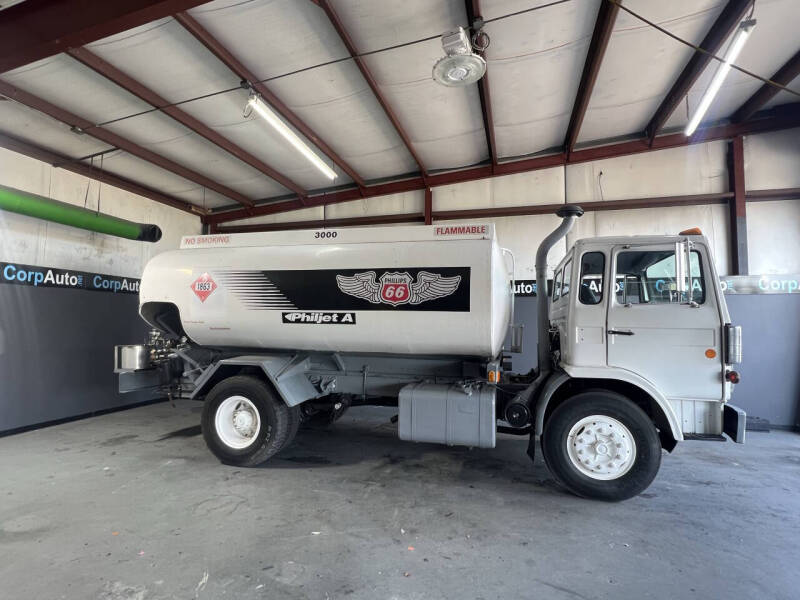 1984 Mack MS250P