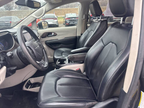 2020 Chrysler Voyager LXi