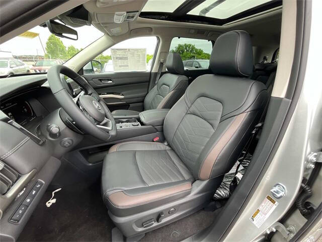 2025 Nissan Pathfinder Platinum