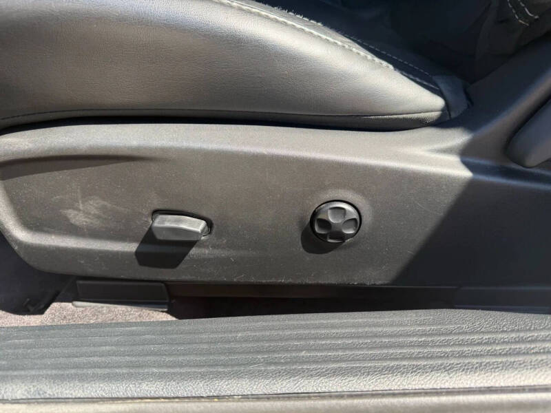 2017 Dodge Challenger 392 HEMI Scat Pack Shaker