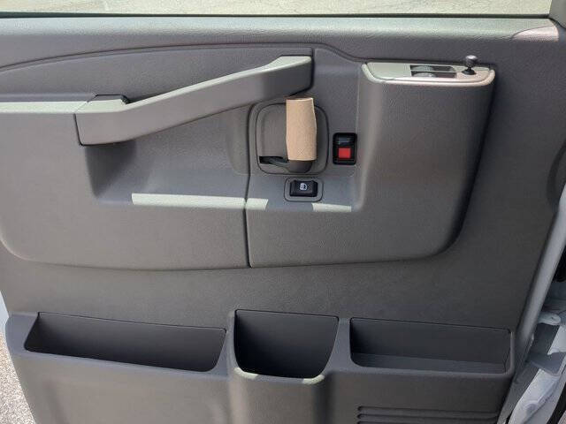 2025 Chevrolet Express 2500