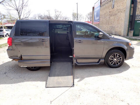 2019 Dodge Grand Caravan for sale at OUTBACK AUTO SALES INC in Chicago IL