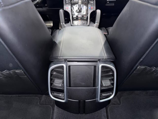 2017 Porsche Cayenne GTS