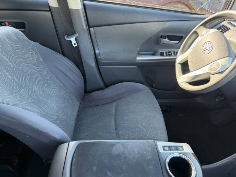 2012 Toyota Prius v Two