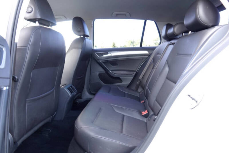 2015 Volkswagen Golf TDI SE