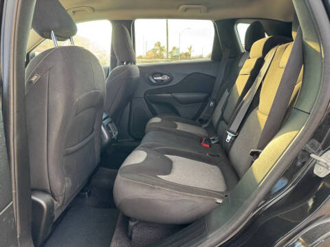 2016 Jeep Cherokee Sport