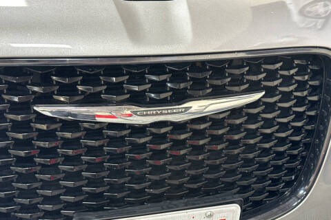 2018 Chrysler 300 S