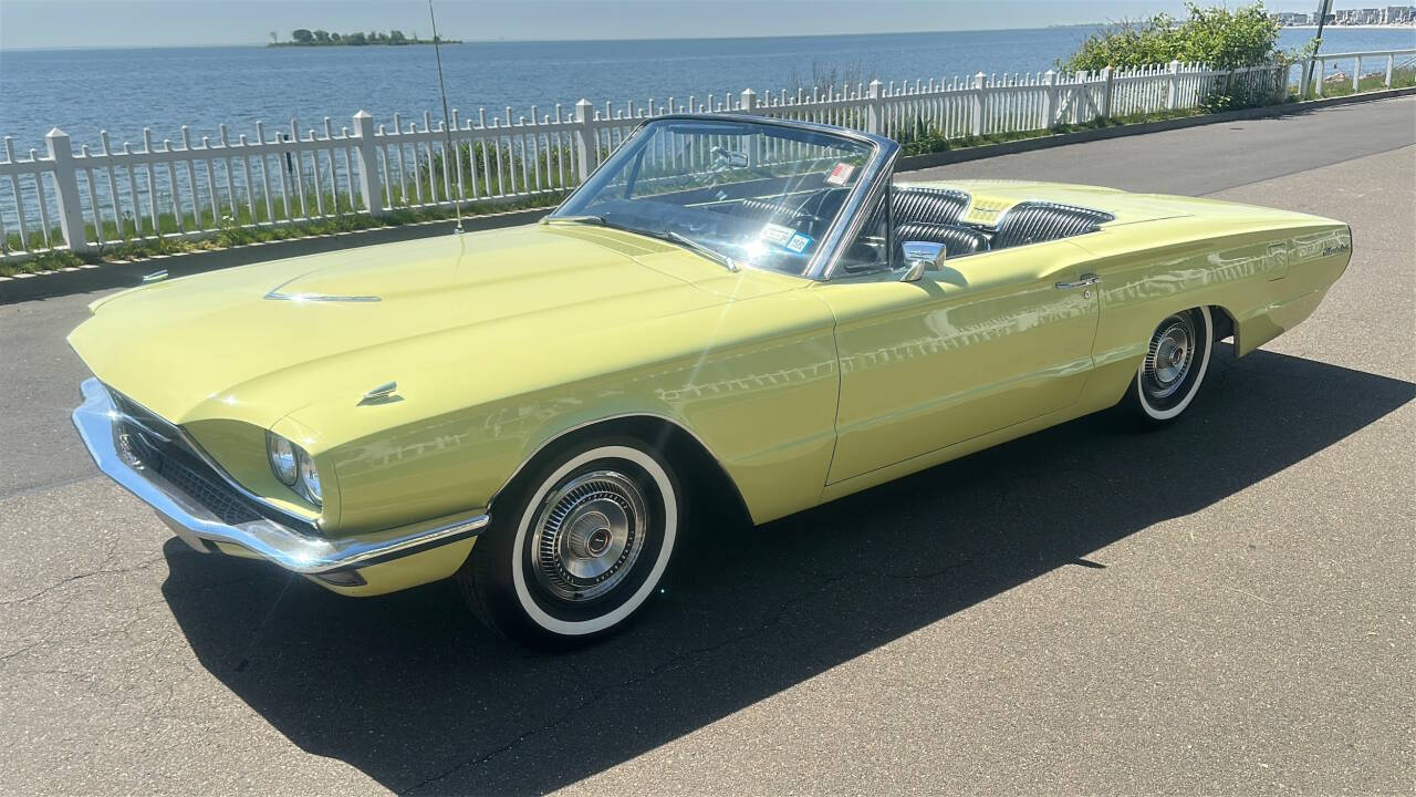 1966 Ford Thunderbird 73