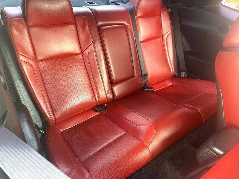 2015 Dodge Challenger SXT Plus