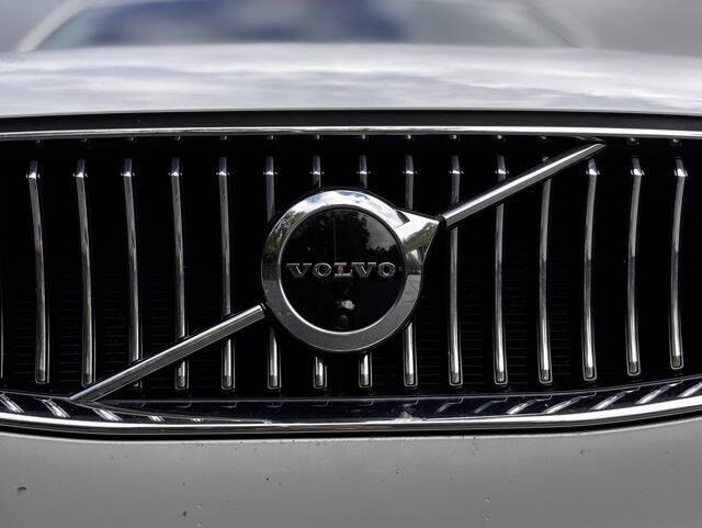 2021 Volvo XC90 T6 Momentum 7-Passenger