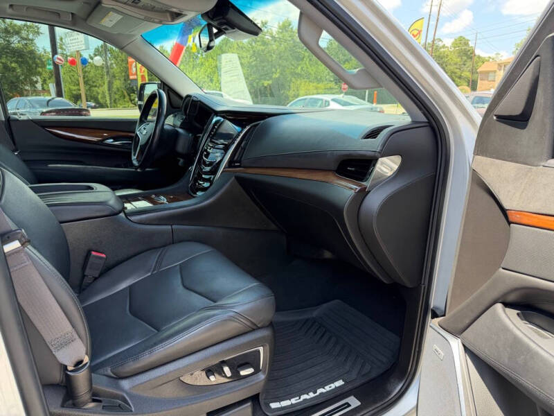 2016 Cadillac Escalade Luxury Collection