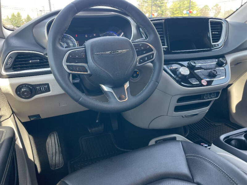 2024 Chrysler Pacifica Touring L