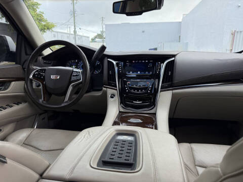 2016 Cadillac Escalade Luxury Collection