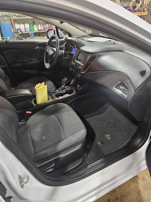 2017 Chevrolet Cruze LT Auto