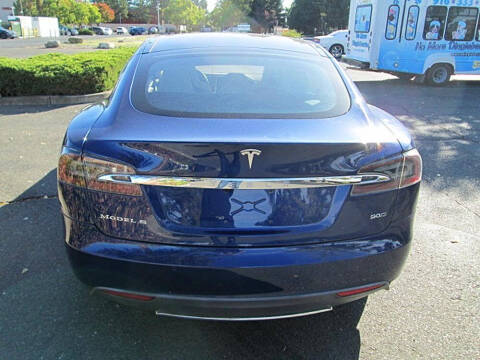 2015 Tesla Model S 90D