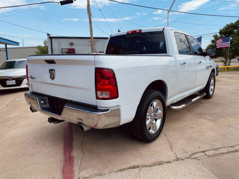2016 RAM 1500 SLT