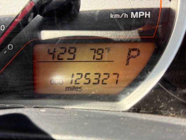 2014 Toyota Yaris 5-Door LE