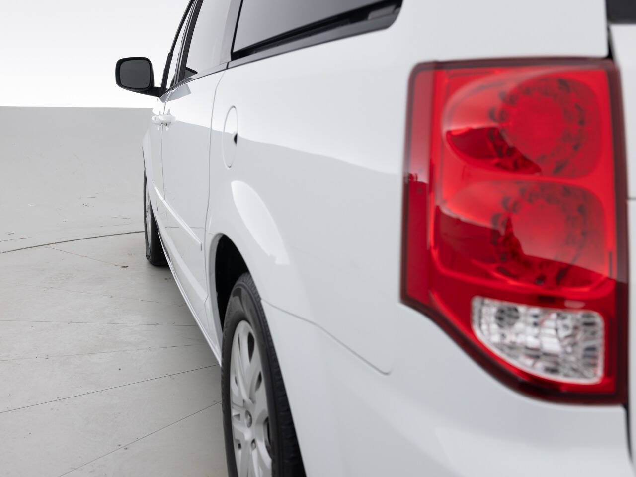 Used Car 2016 Dodge Grand Caravan  Se 4dr Mini Van For Sale Under $10,000 In Coal City, Illinois