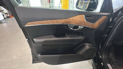 2023 Volvo XC90 B5 Plus Bright Theme