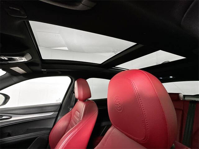 2022 Alfa Romeo Stelvio Veloce