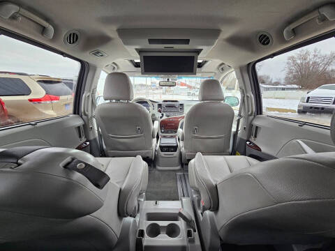 2012 Toyota Sienna XLE 8-Passenger