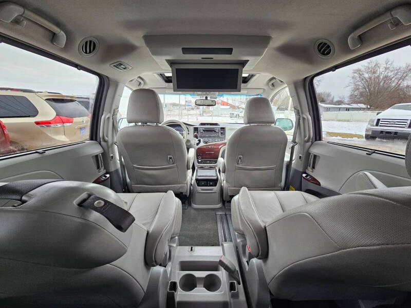 2012 Toyota Sienna XLE 8-Passenger
