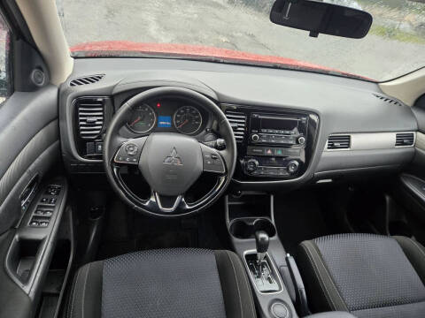 2016 Mitsubishi Outlander ES
