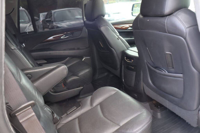 2017 Cadillac Escalade Luxury
