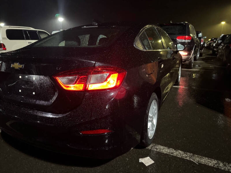Image 5 of 2017 Chevrolet Cruze LT Auto