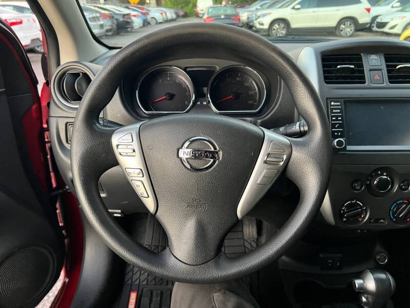 2019 Nissan Versa SV