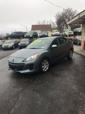 2013 Mazda MAZDA3 for sale at AA Auto Sales in Independence MO