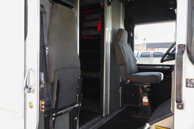 2015 Freightliner MT45 Chassis