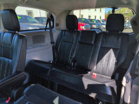 2016 Chrysler Town and Country Touring