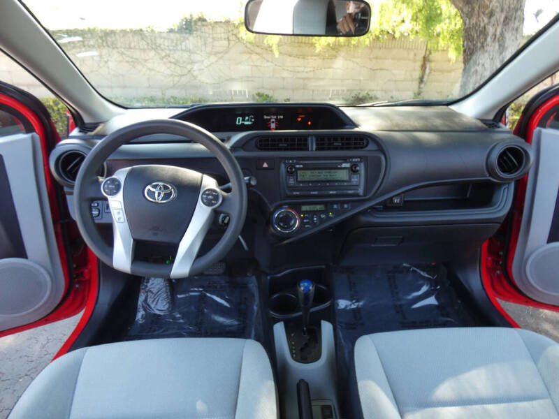 2014 Toyota Prius c