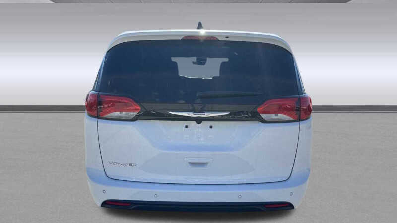 2026 Chrysler Voyager LX