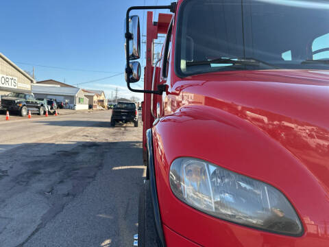 2005 Freightliner M2 106