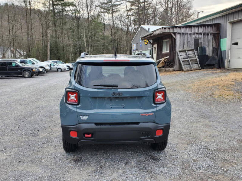 2015 Jeep Renegade Trailhawk photo 5