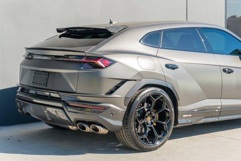2024 Lamborghini Urus Performante