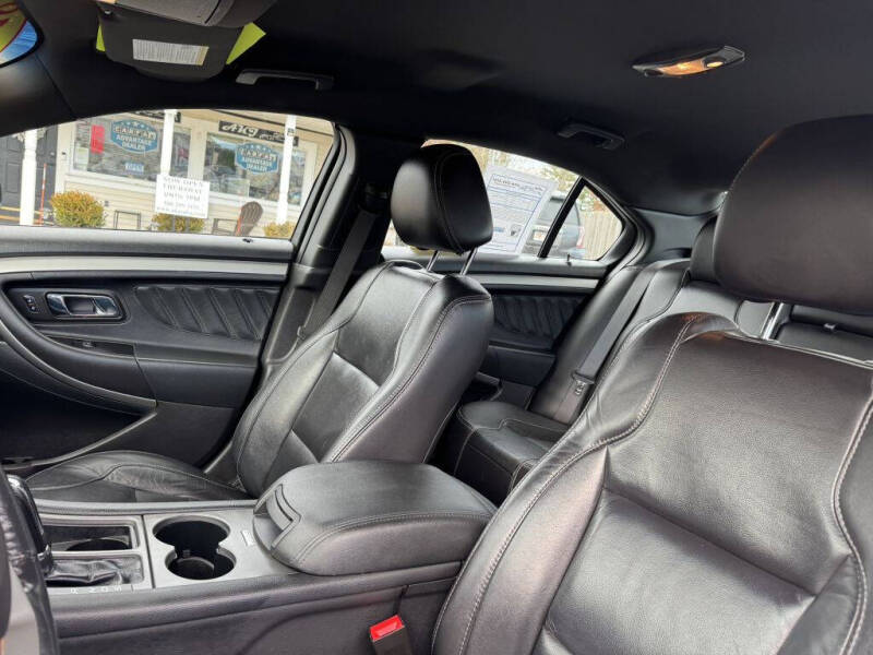 2018 Ford Taurus SEL