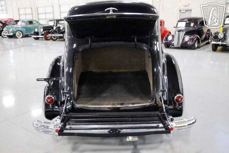 1938 Packard Super Eight