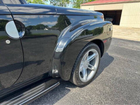 2004 Chevrolet SSR LS