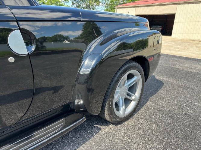 2004 Chevrolet SSR LS
