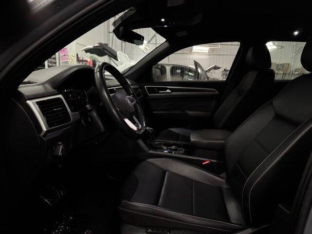 2022 Volkswagen Atlas Cross Sport V6 SEL R-Line 4Motion